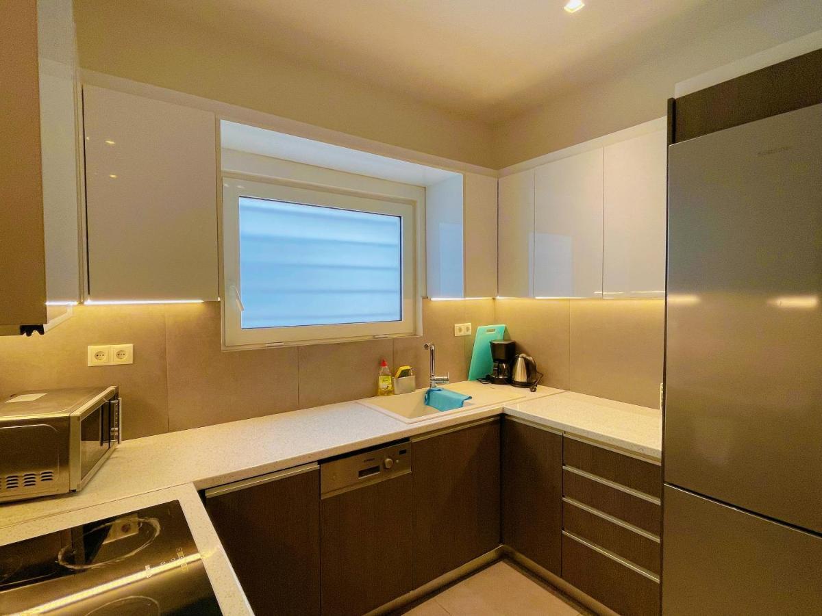 Wsd Hera Luxury Stylish 2Bd Apt With City View Balcony Near Merto Athena Bagian luar foto